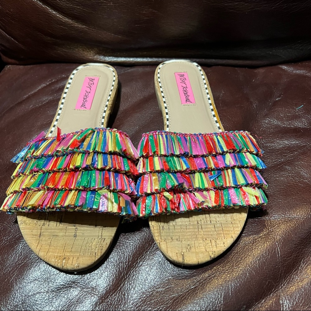 Betsey Johnson  sandals  pre-owned size 6